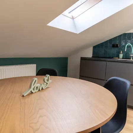 Uroczy, Przytulny Poddasze Radom