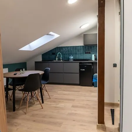 Uroczy, Przytulny Poddasze