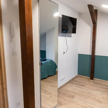 Uroczy, Przytulny Poddasze Aparthotel 3*