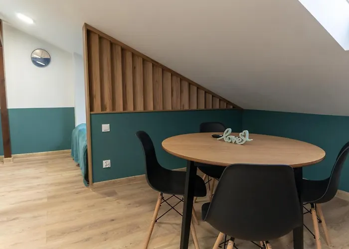 Uroczy, Przytulny Poddasze Radom