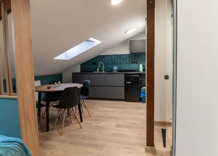 Uroczy, Przytulny Poddasze